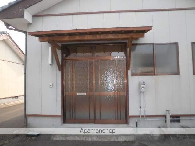 藤元貸家の玄関写真