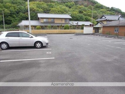 香川県高松市由良町[1K/23.18m2]の駐車場