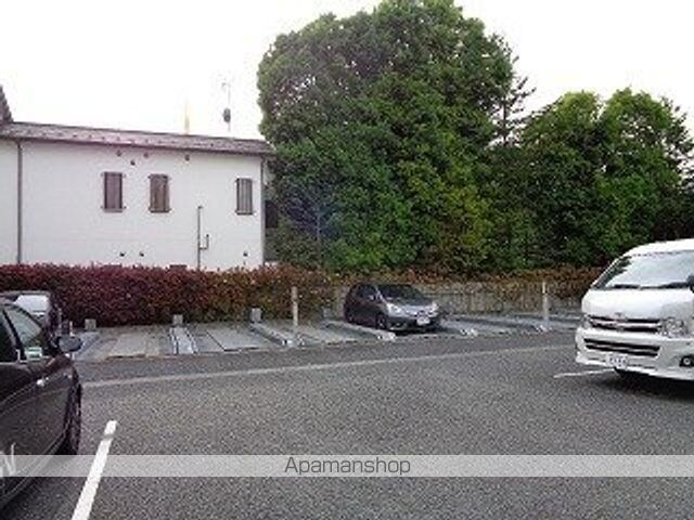 東京都世田谷区世田谷４丁目[1LDK/44.3m2]の駐車場