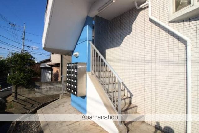 新保マンションの玄関写真
