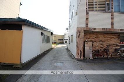 マンションブルク[3LDK/56.34m2]のエントランス2
