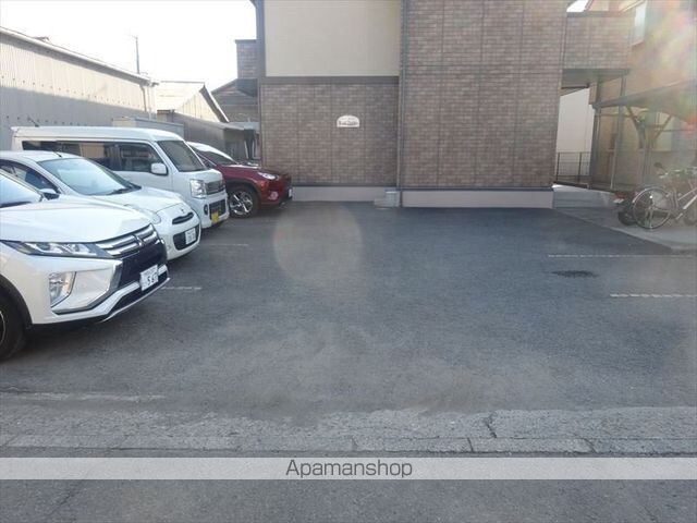 和歌山県和歌山市島崎町３丁目[1K/26.71m2]の駐車場1