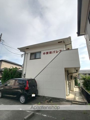 中前田パレスの玄関写真