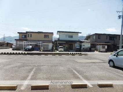 ロイヤルマンションしらかば[3LDK/61.56m2]の駐車場3