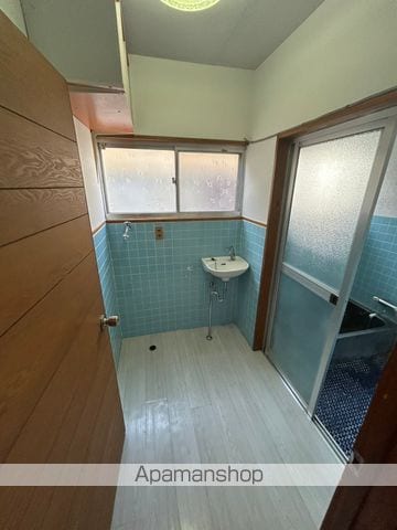 佐土原駅近く貸家の内装写真