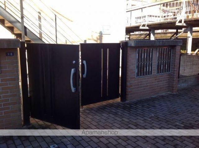 レオパレスプレミール稲毛の玄関写真