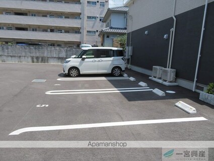 ボンヌール・リガシー[1LDK/31.97m2]の駐車場