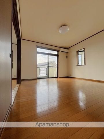 リバーサイドヴィレッジ・春の内装写真
