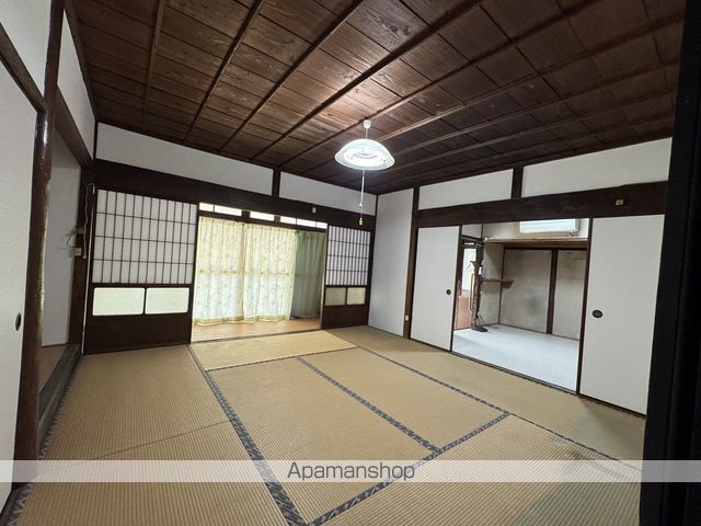 山川町原町貸家の内装写真