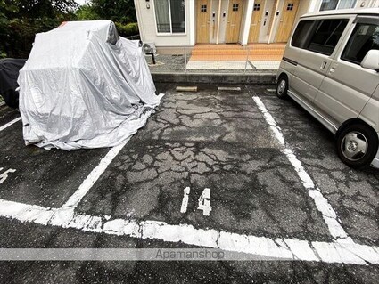 プレジール西島　Ａ棟[3DK/53.81m2]の駐車場