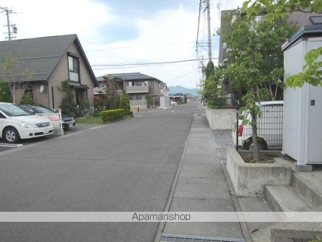 リビング瀬原田の外観写真