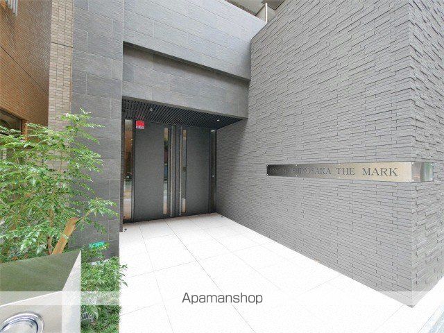 エスリード新大阪ザ・マークの玄関写真