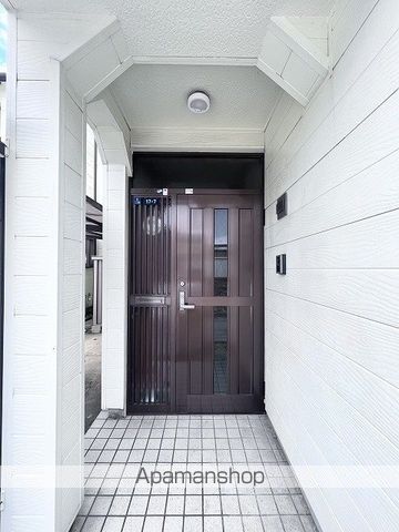 静岡市葵区 2階建 築43年の玄関写真