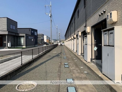 レオパレスヴァン　ソレーユ[1K/28.02m2]のエントランス1