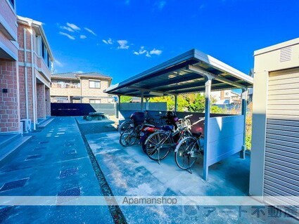 グローリーアース[1K/31.57m2]の外観5