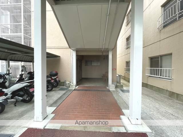 コープ野村高槻の玄関写真