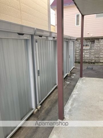 八軒コスモハイツの外観写真