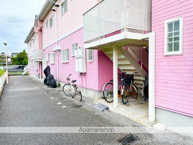 春と彩りのルミエールの玄関写真
