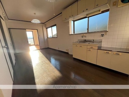 ロイヤルコーポ琴の浦Ⅱ[1LDK/32.6m2]のリビング・居間
