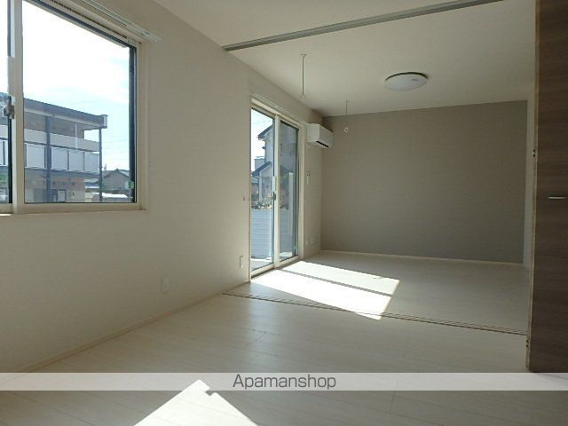 MORE Aの内装写真