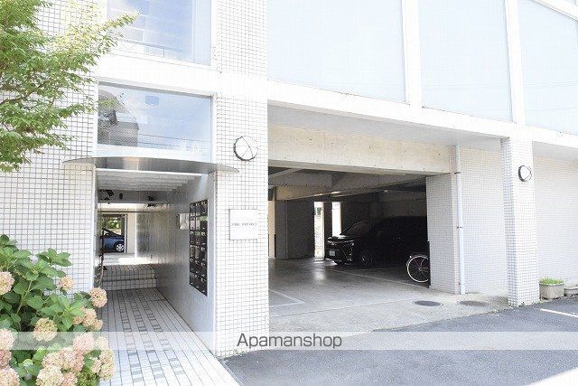 ステアーズアパートメントの玄関写真