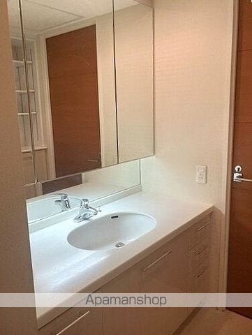 グランアルト福住オーヴェスト棟の内装写真
