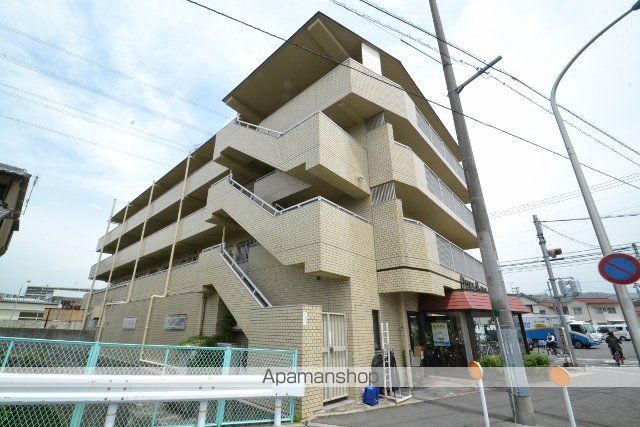 クワモトビルの外観写真