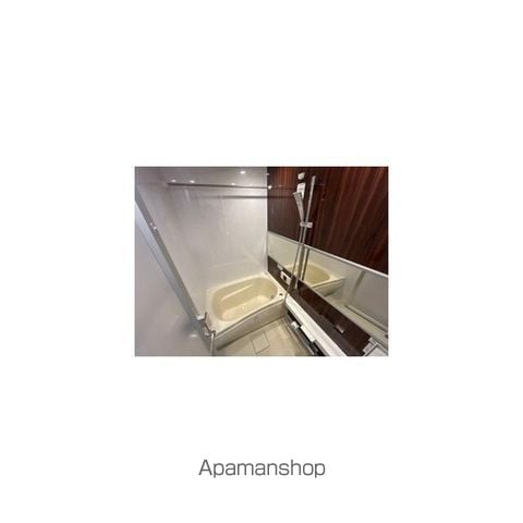 QU4TTRO ARCA 九段の内装写真