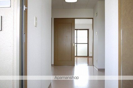 メゾン・ド・アニヴェルセル[2DK/37.59m2]の玄関