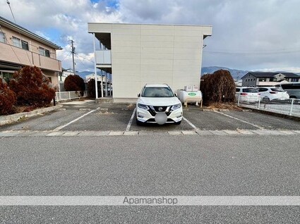 レオパレスＣＨＥＶＡＬ[1K/23.18m2]の駐車場1