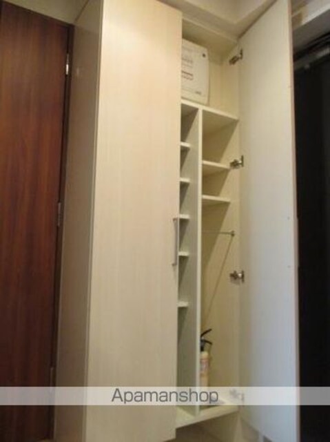 東京都新宿区西新宿８丁目[1DK/32.64m2]の共用部4