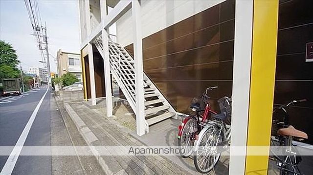 レオパレス旭の玄関写真