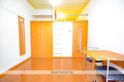 レオパレスＹＵＫＡＲＩ[1K/20.28m2]のリビング・居間1