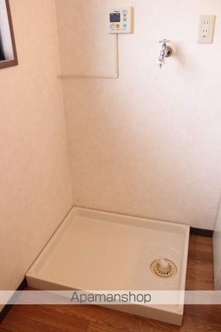WHITERIVERの内装写真