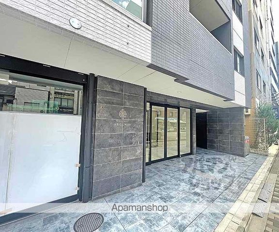 イーグルコート四条烏丸WESTの玄関写真