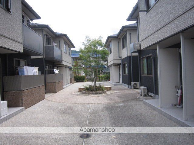 メープルコートNAKAO E棟の外観写真