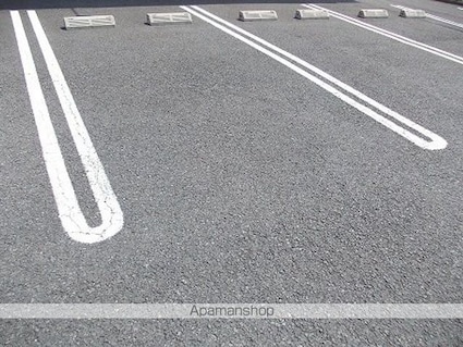 ハピネス久留米[1LDK/44.02m2]の駐車場