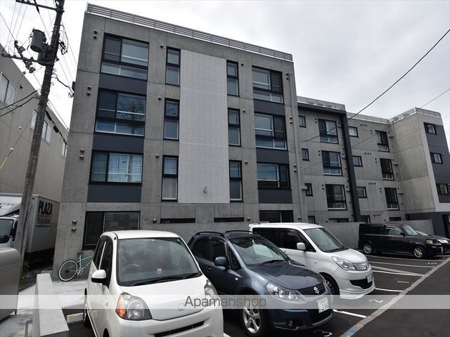 G EASTの外観写真