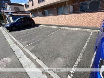 ボヌール中道参番館[1LDK/39.76m2]の駐車場