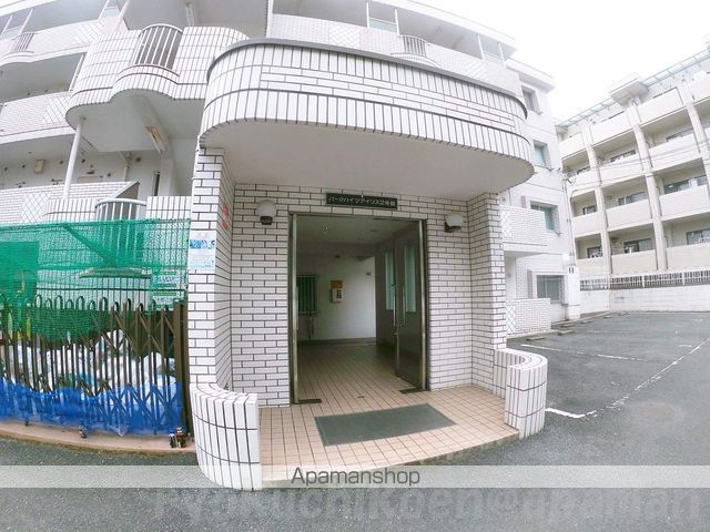 パークハイツアイリス2号館の玄関写真