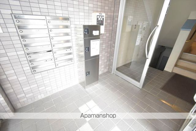 クレア西岡の玄関写真