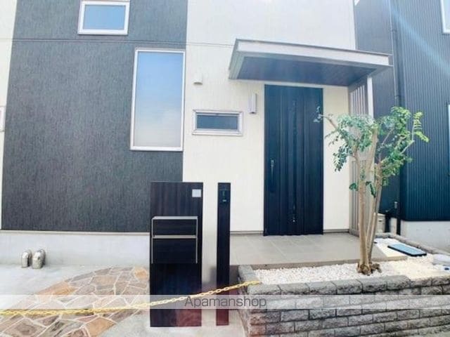 西武鉄道新宿線 井荻駅 徒歩10分 2階建 築11年の玄関写真