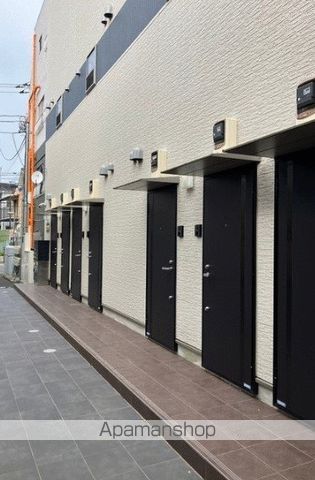 ラルーチェ平井の玄関写真