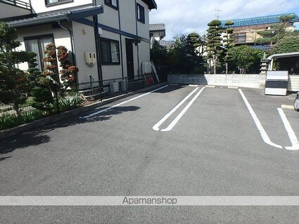 グリーンパレス　勇[1LDK/46.09m2]の駐車場1