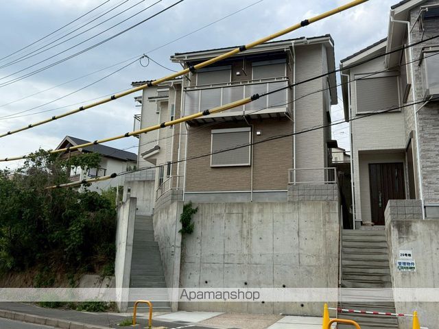 太秦緑が丘戸建の外観写真