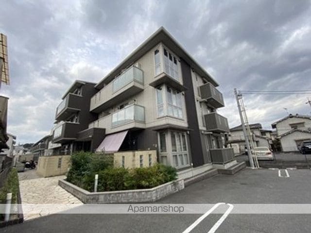 KRANE B棟の外観写真
