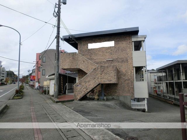 クローバーの外観写真