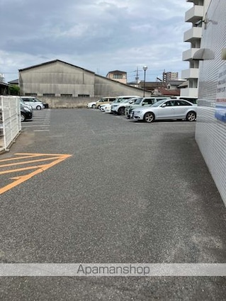 サーパス地吹園[3LDK/70.03m2]の駐車場