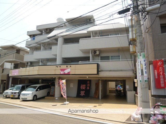 ロレックス一社の外観写真