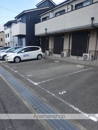 和歌山県和歌山市東長町５丁目[1K/27.26m2]の駐車場